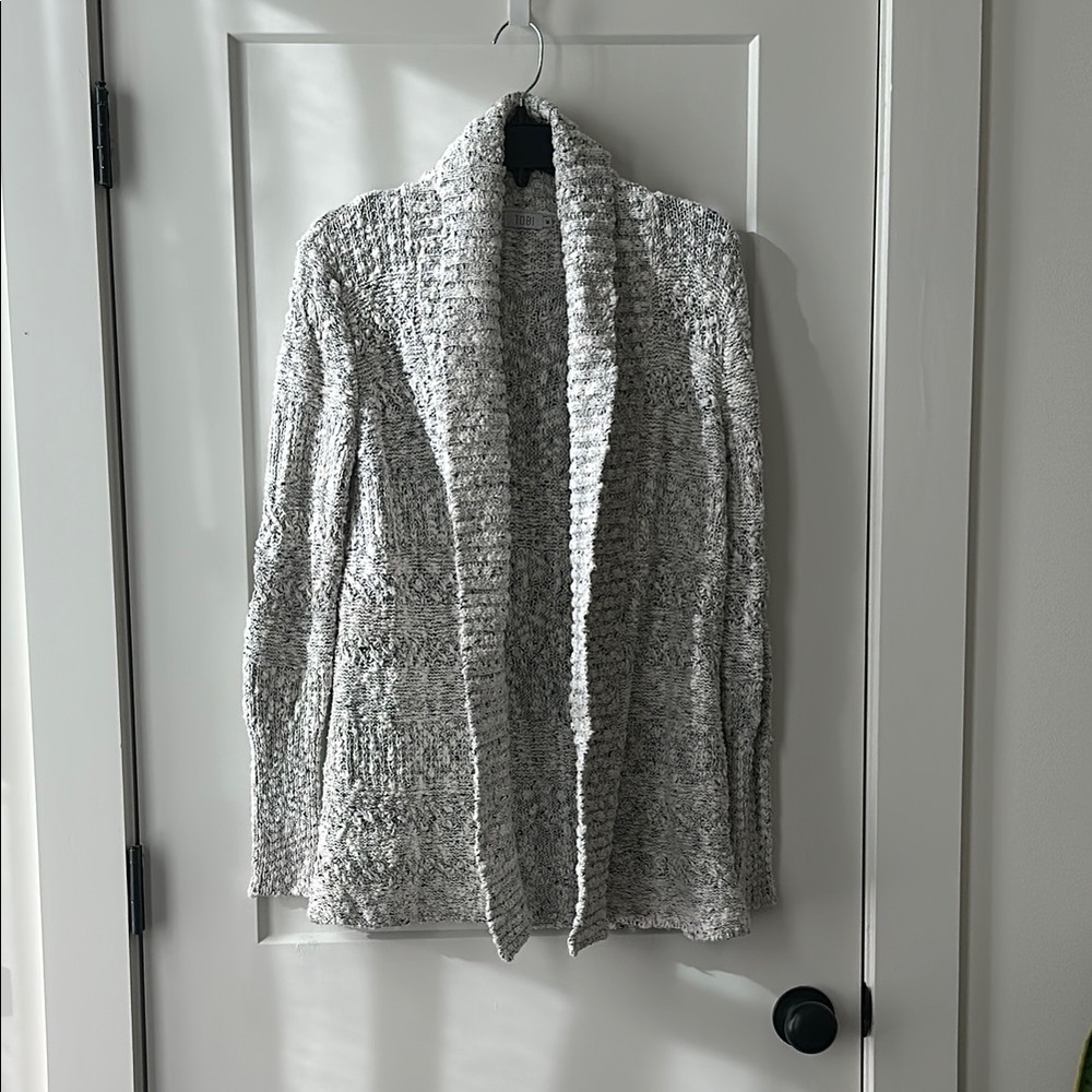 Tobi White Cardigan with Chunky Knit and Open Front